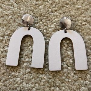 Nickel and Suede Grey Beaus earrings